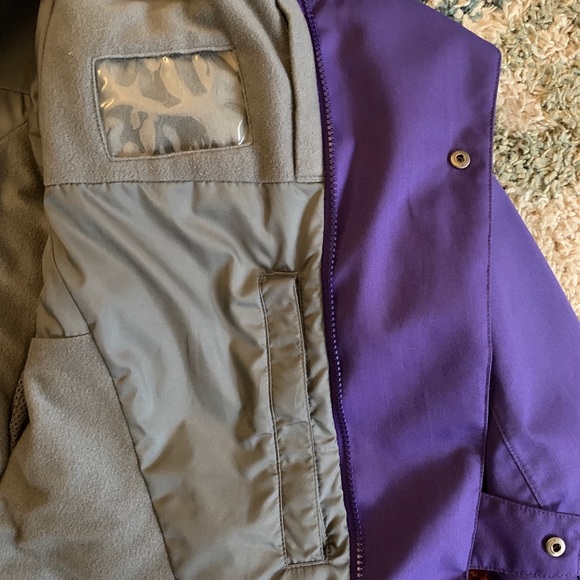 Snowboard Jacket - Picture 4 of 10